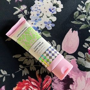 REFRESHMENTS Luscious Hand Cream